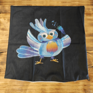 Housse décorative - Nova, l’oiseau voyageur et la plume magique